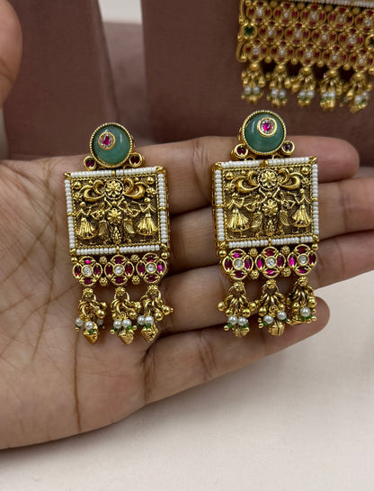 Arnika South Temple Long Necklace Set