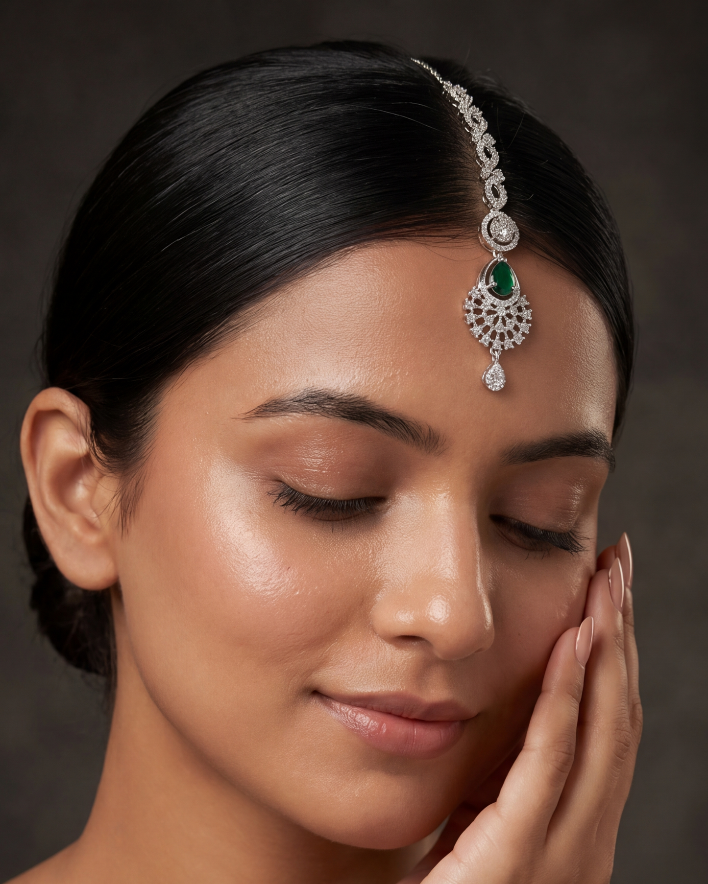 Sara American Diamond Tika