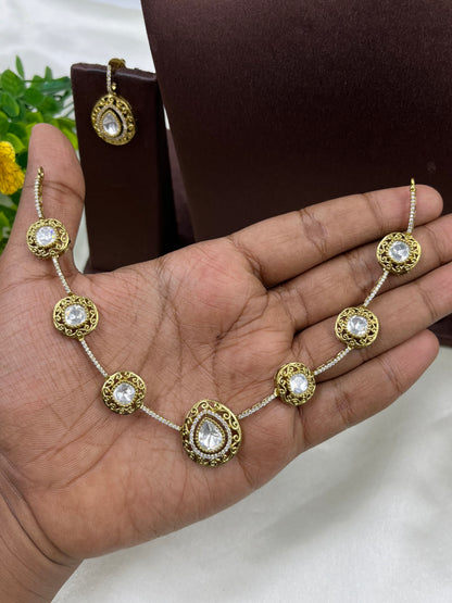 Aarti Victorian Delicate Necklace