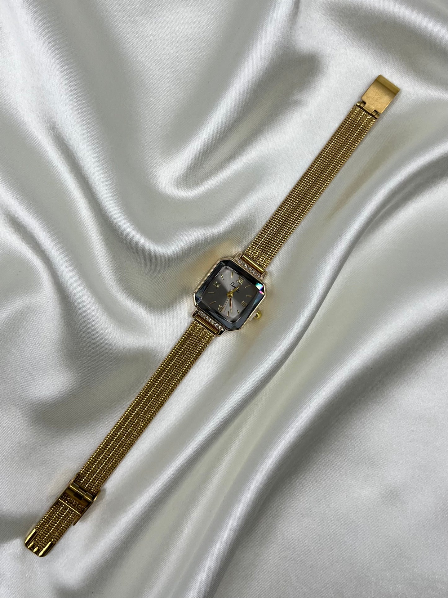 Iniya Anti-Tarnish Stainless Steel Watch (Adjustable)