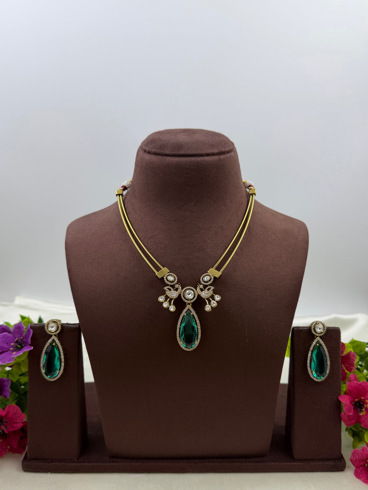 Ridhima Victorian Delicate Necklace Set