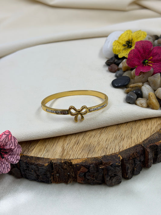 Simran Stainless Steel Bracelet (Openable)