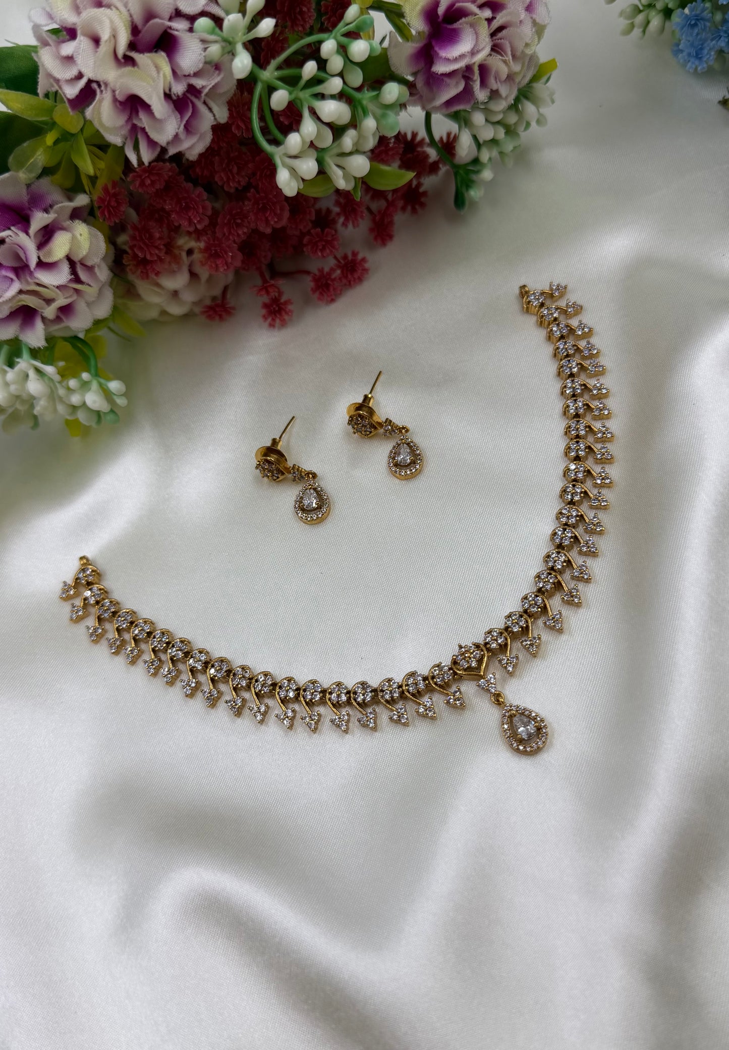 Deepti Traditional Delicate Necklace