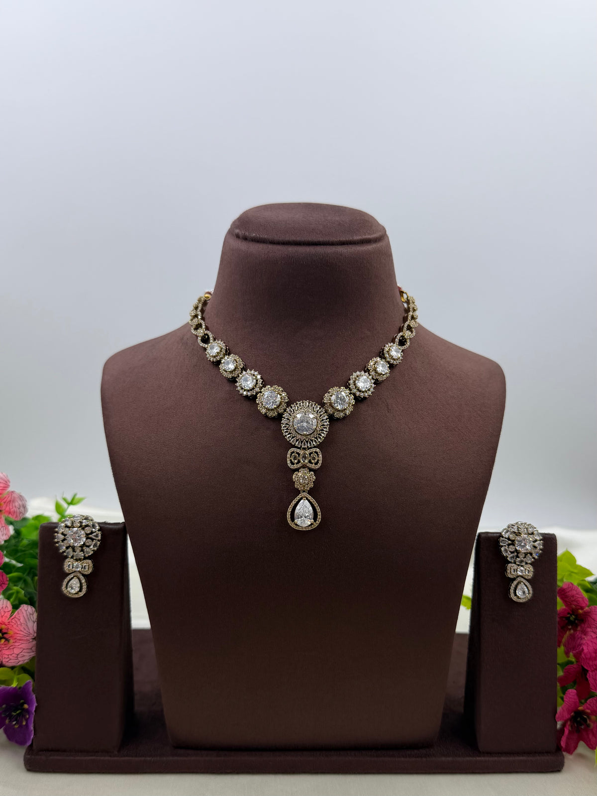 Diya Victorian Delicate Necklace Set