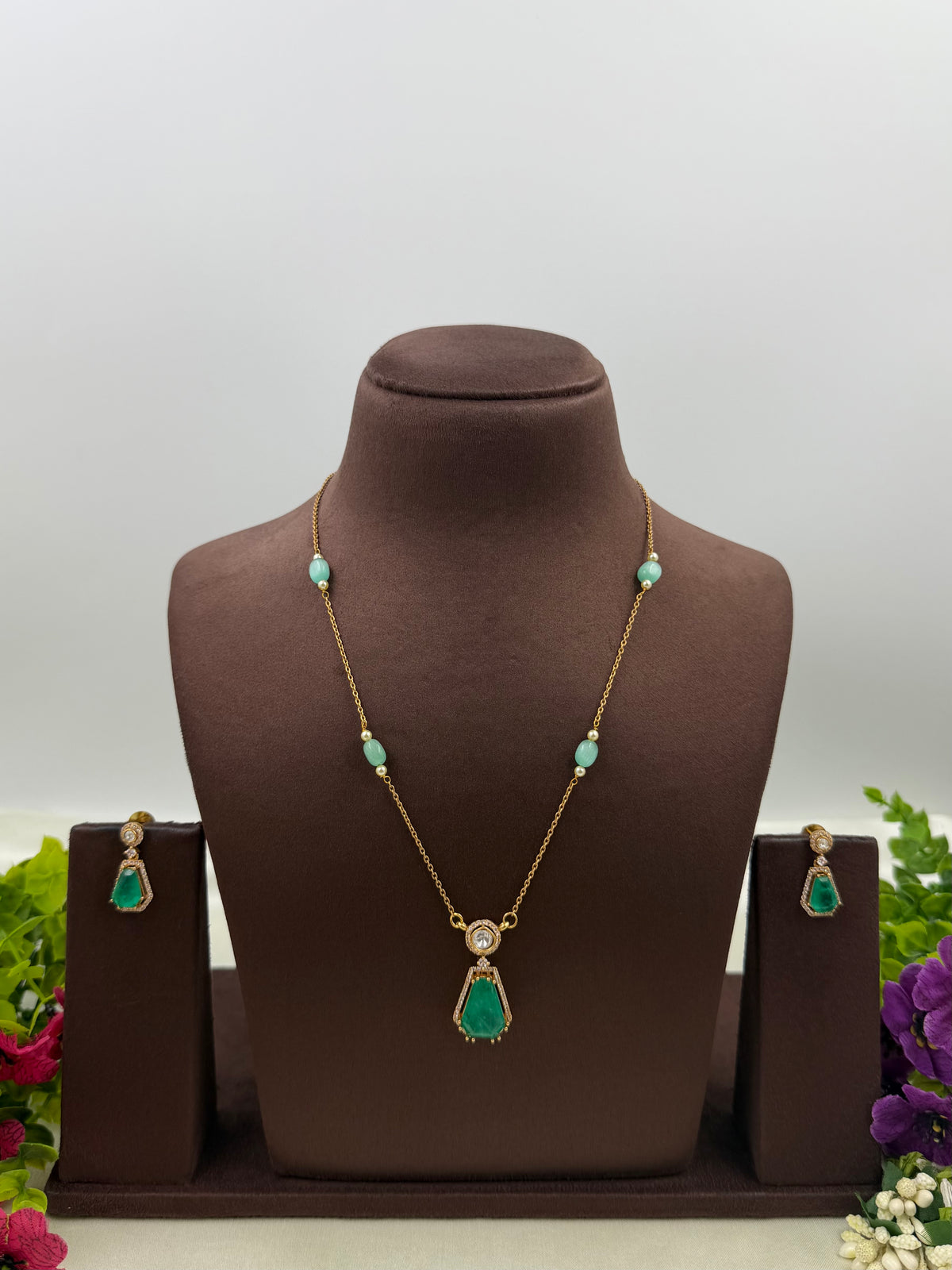 Anisha Victorian Delicate Necklace Set
