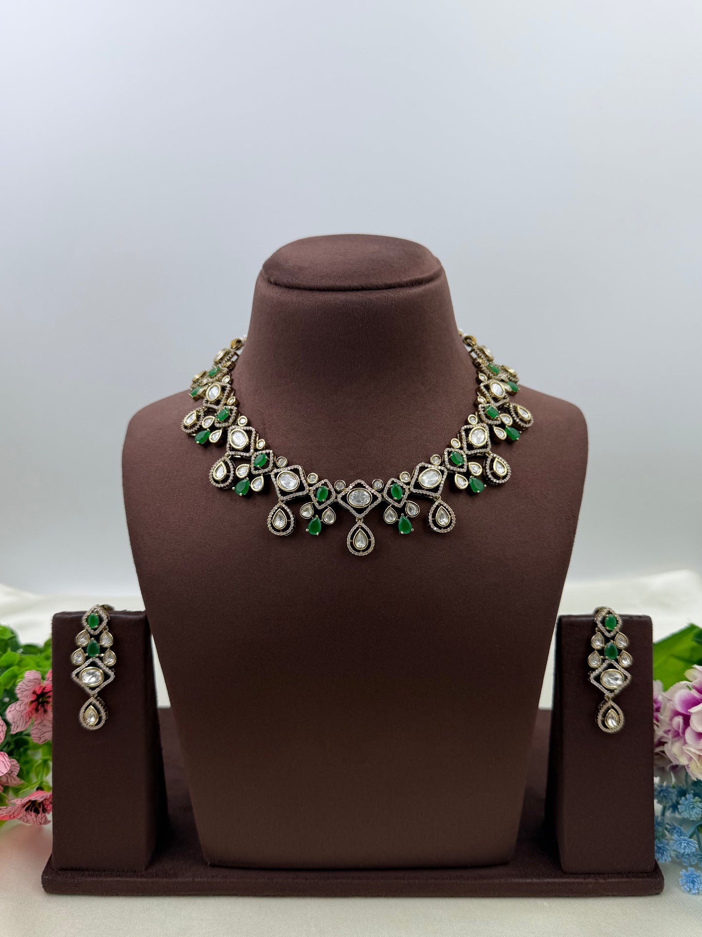 Mahira Premium Victorian Necklace Set