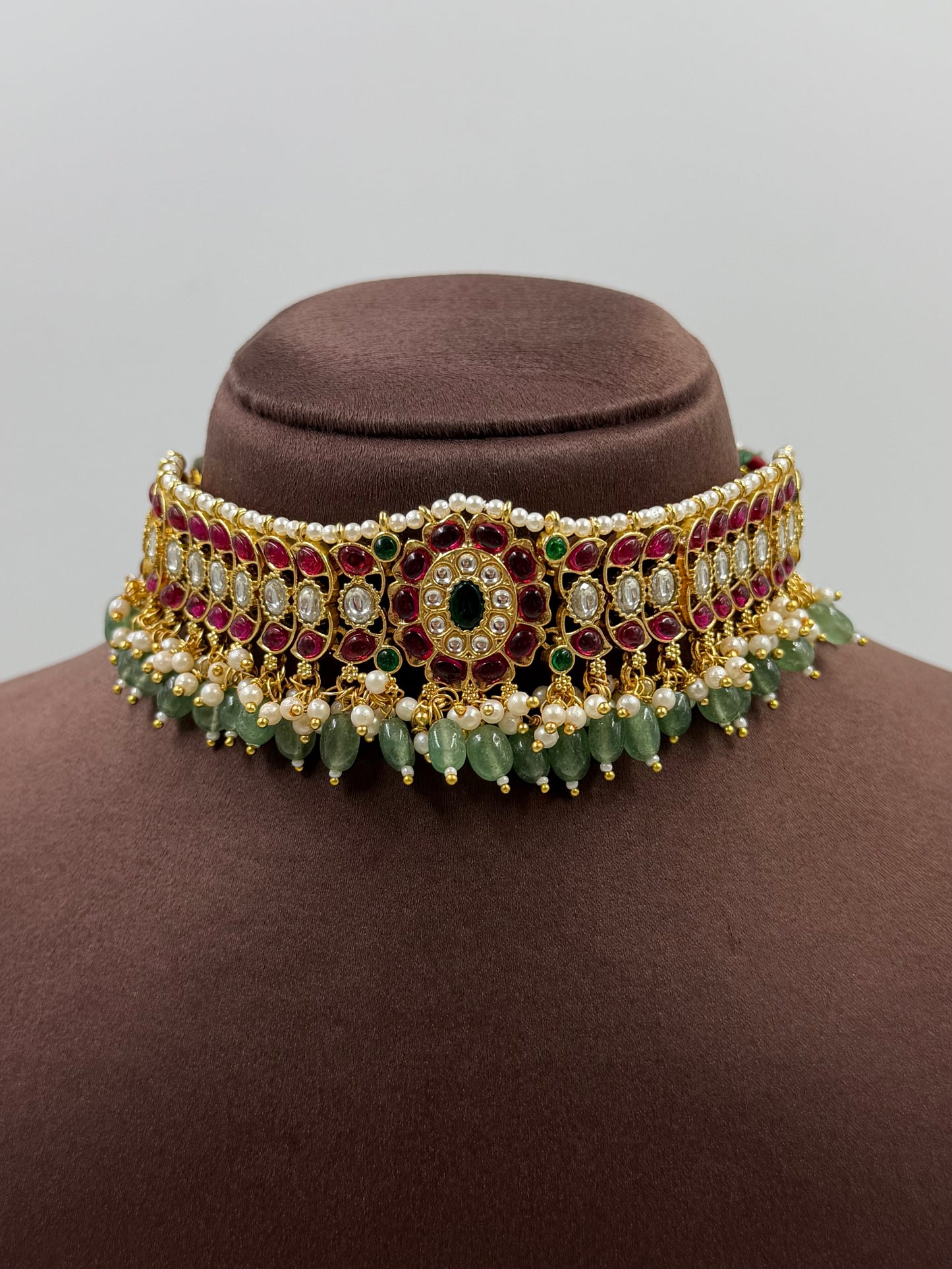 Sai Kundan Choker Set