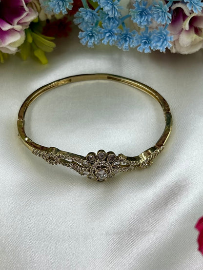 Jiya Victorian Bracelet (Openable)