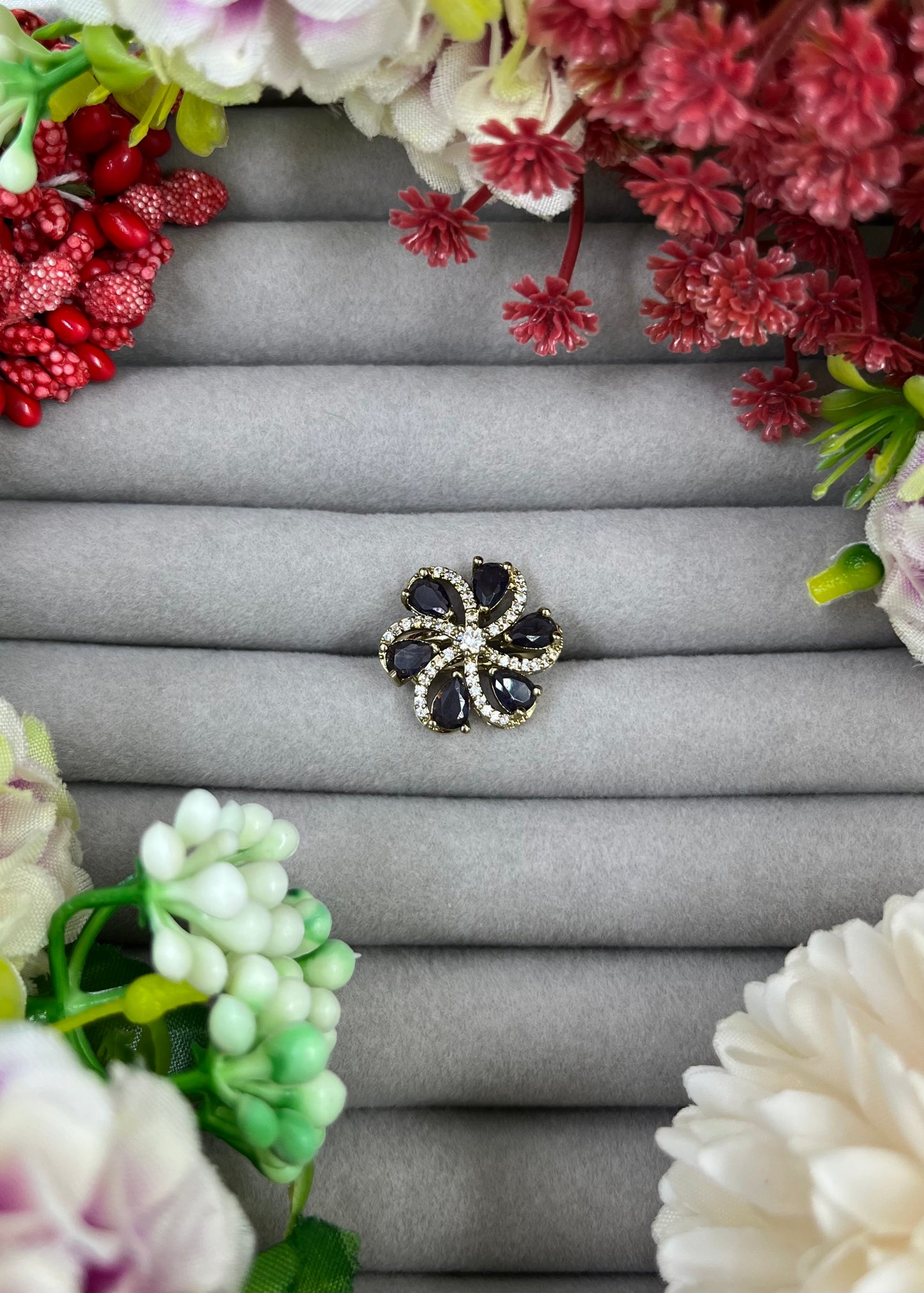 Avni Victorian Ad Ring