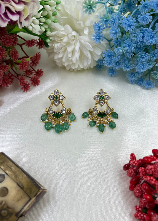 Sarika Jadau Pachi Kundan Earring