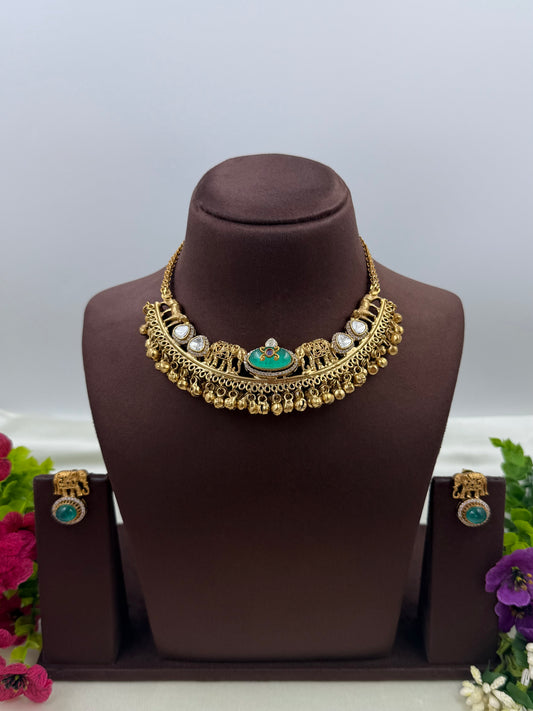 Pallavi Antique Kundan Necklace Set