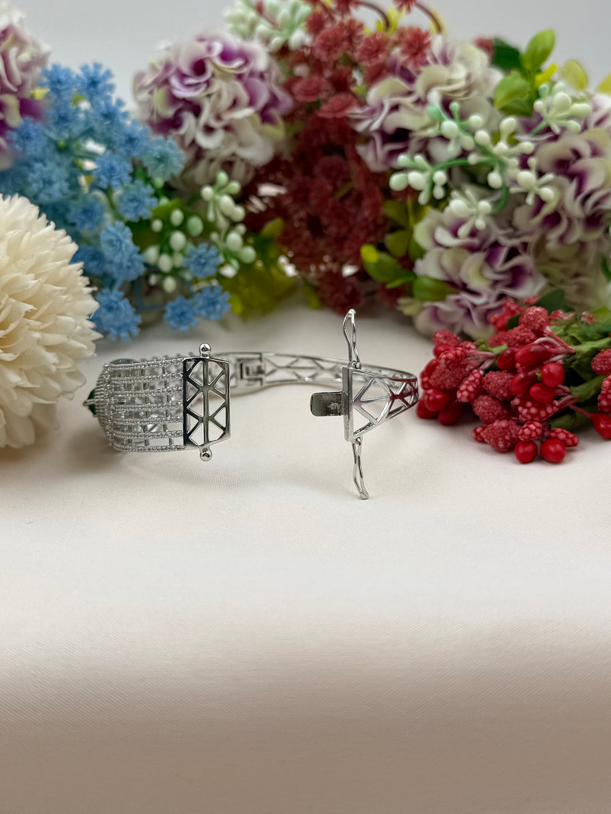 Olivia American Diamond Bracelet (Openable)