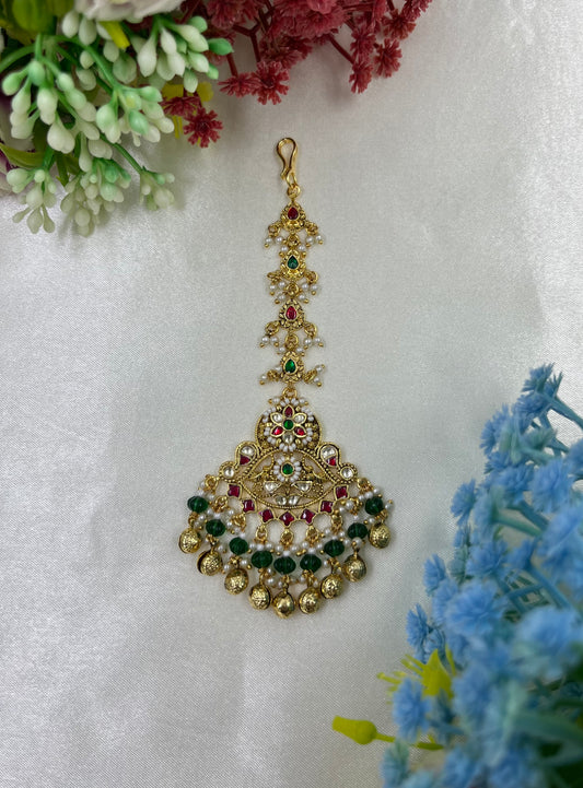 Rajeshwari Pachi Kundan Mang Tika