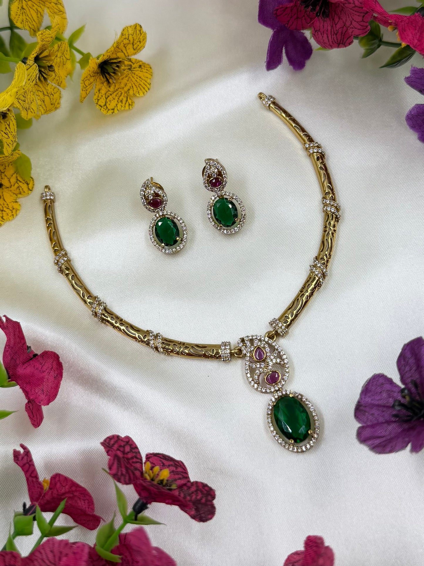 Kamya Victorian Hasli Necklace