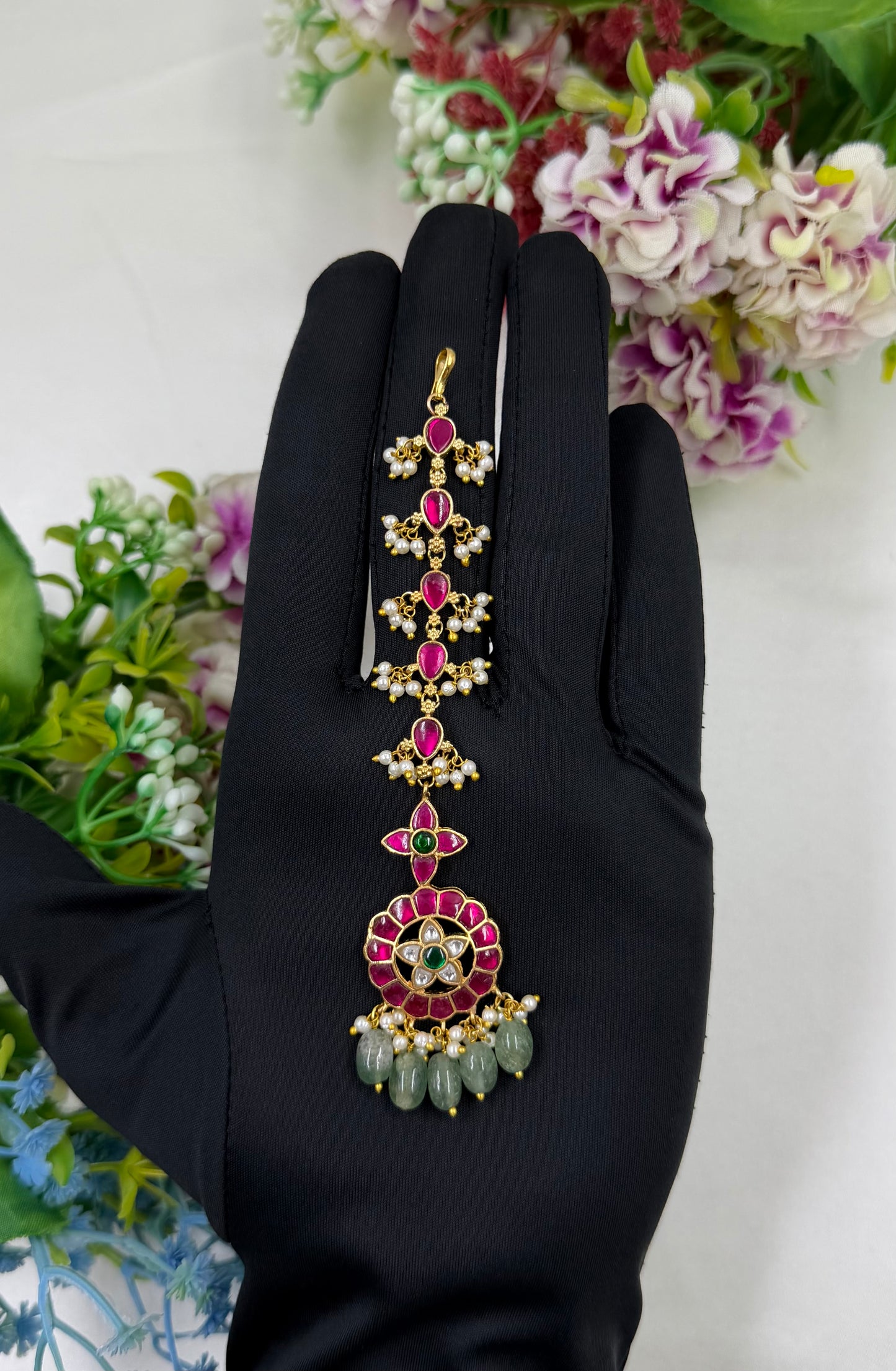 Alisha Pachi Kundan Mang Tika