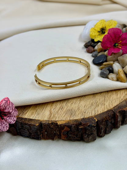 Nilam Stainless Steel Bracelet (Openable)