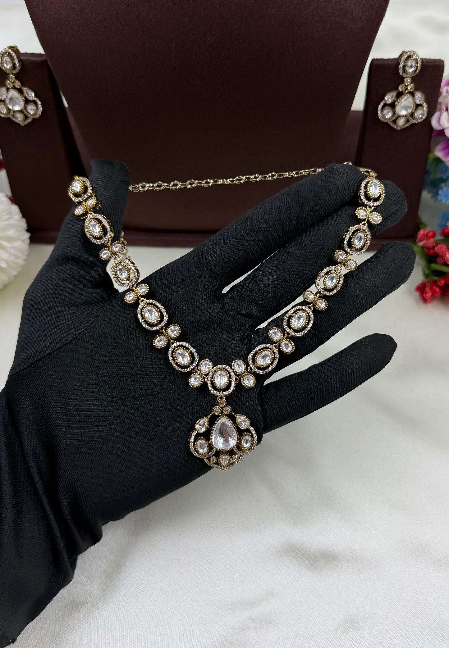 Ratna Victorian Delicate Necklace