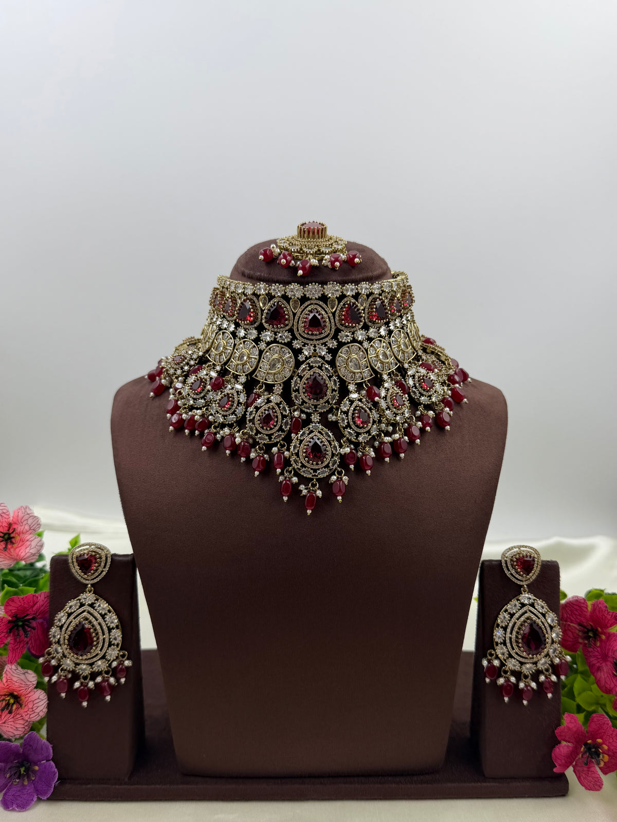Archita Victorian Choker Necklace Set