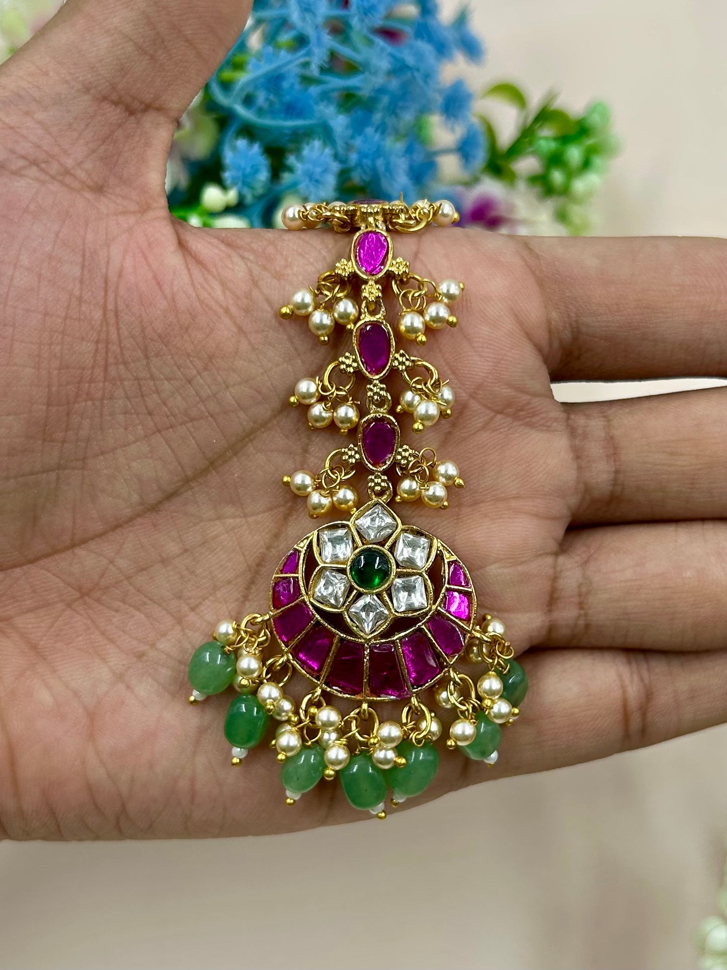 Bharti Pachi Kundan Mang Tika