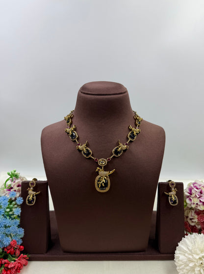 Arya Victorian Delicate Necklace