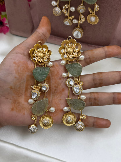 Heeral Royal Emerald Bloom Necklace Set