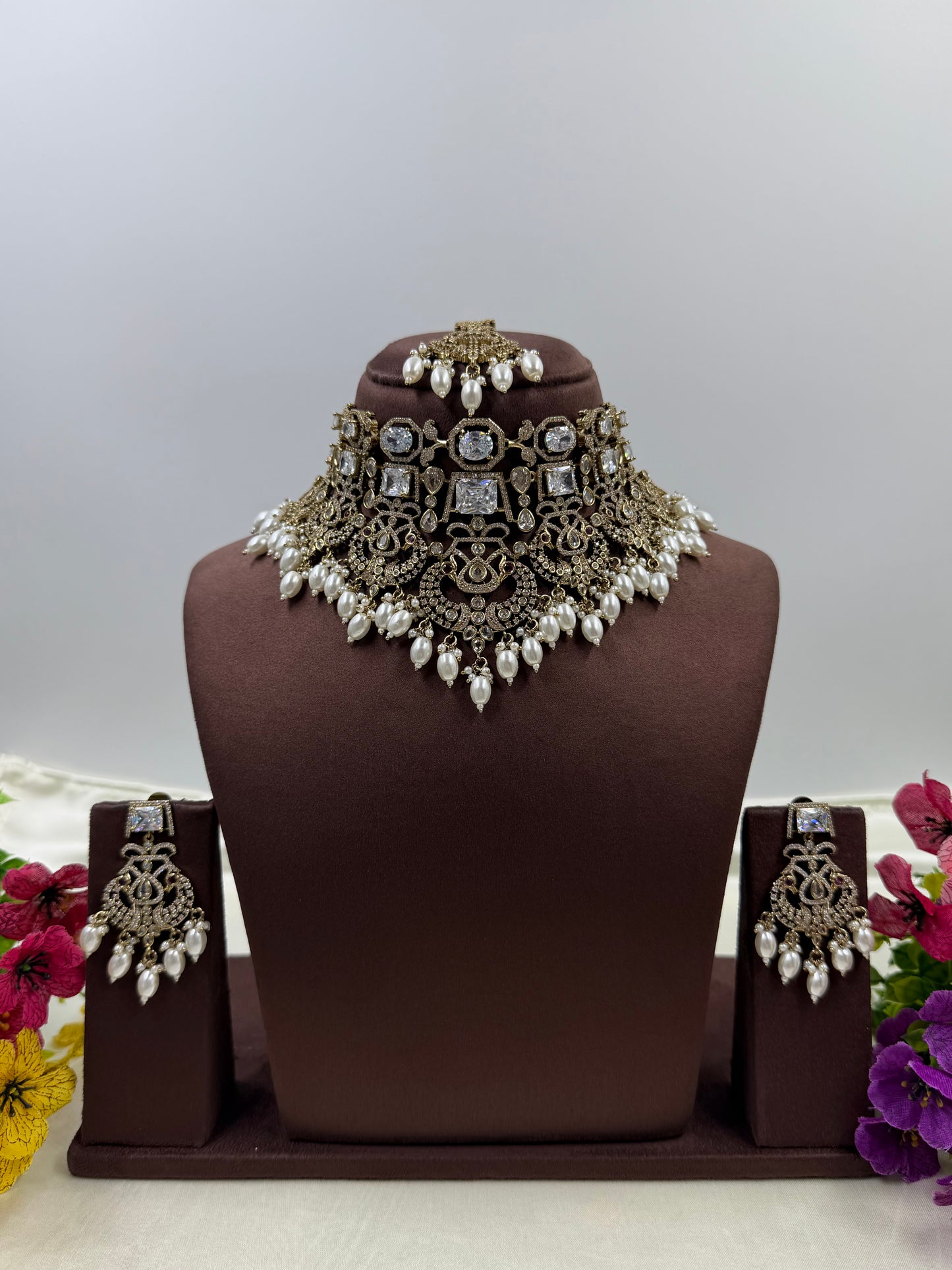 Shanaya Victorian Premium Choker Set