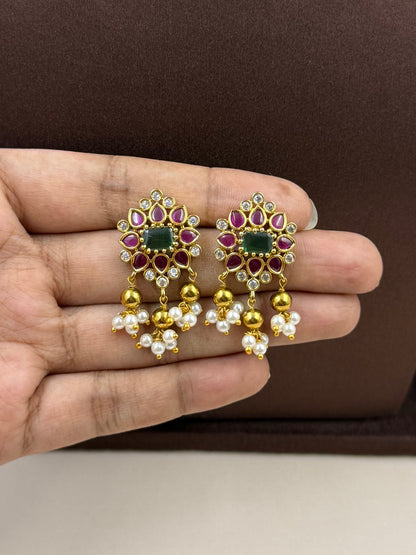Aneet Traditional Delicate Necklace Set