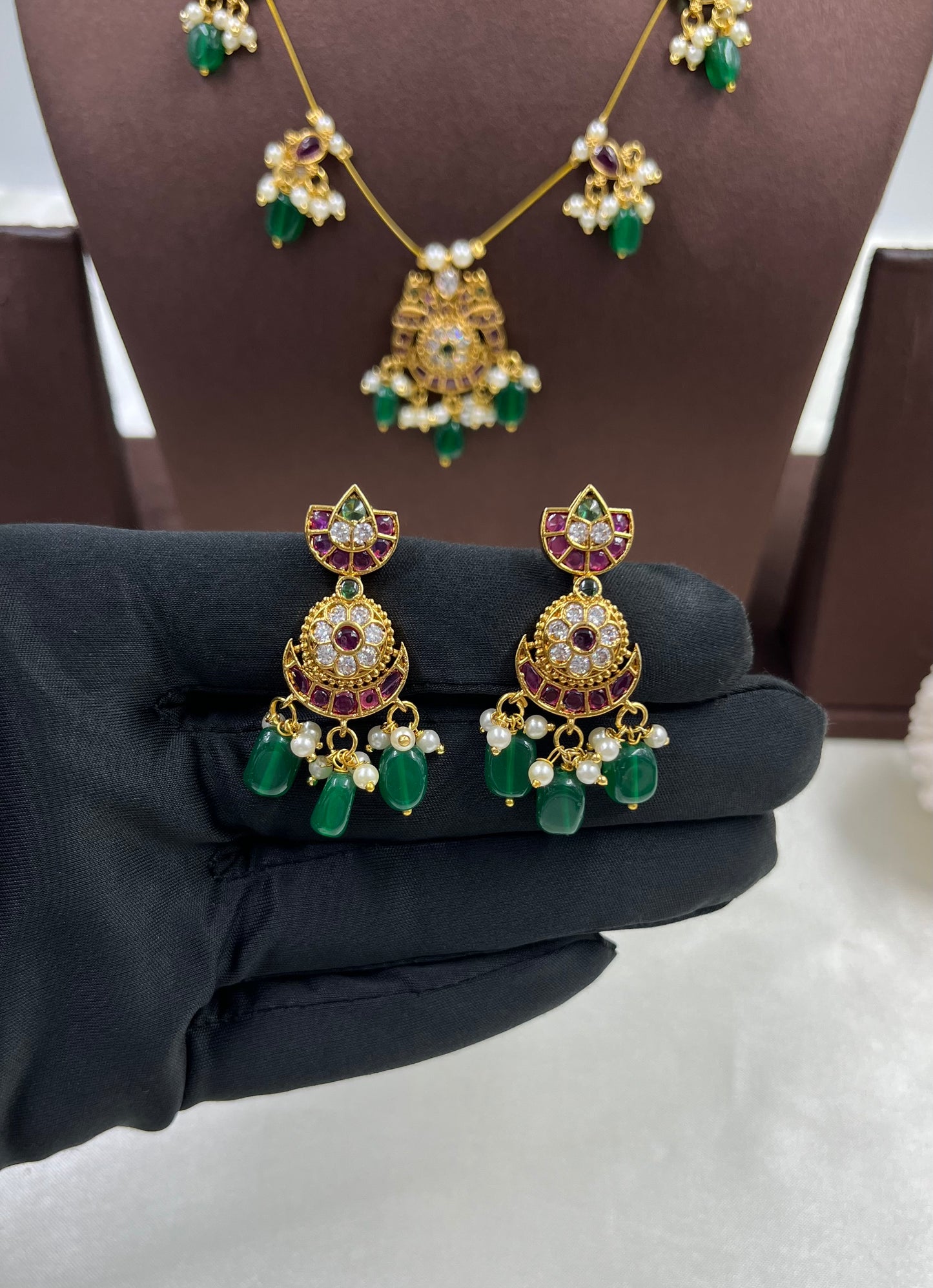 Yukti Invisible Necklace