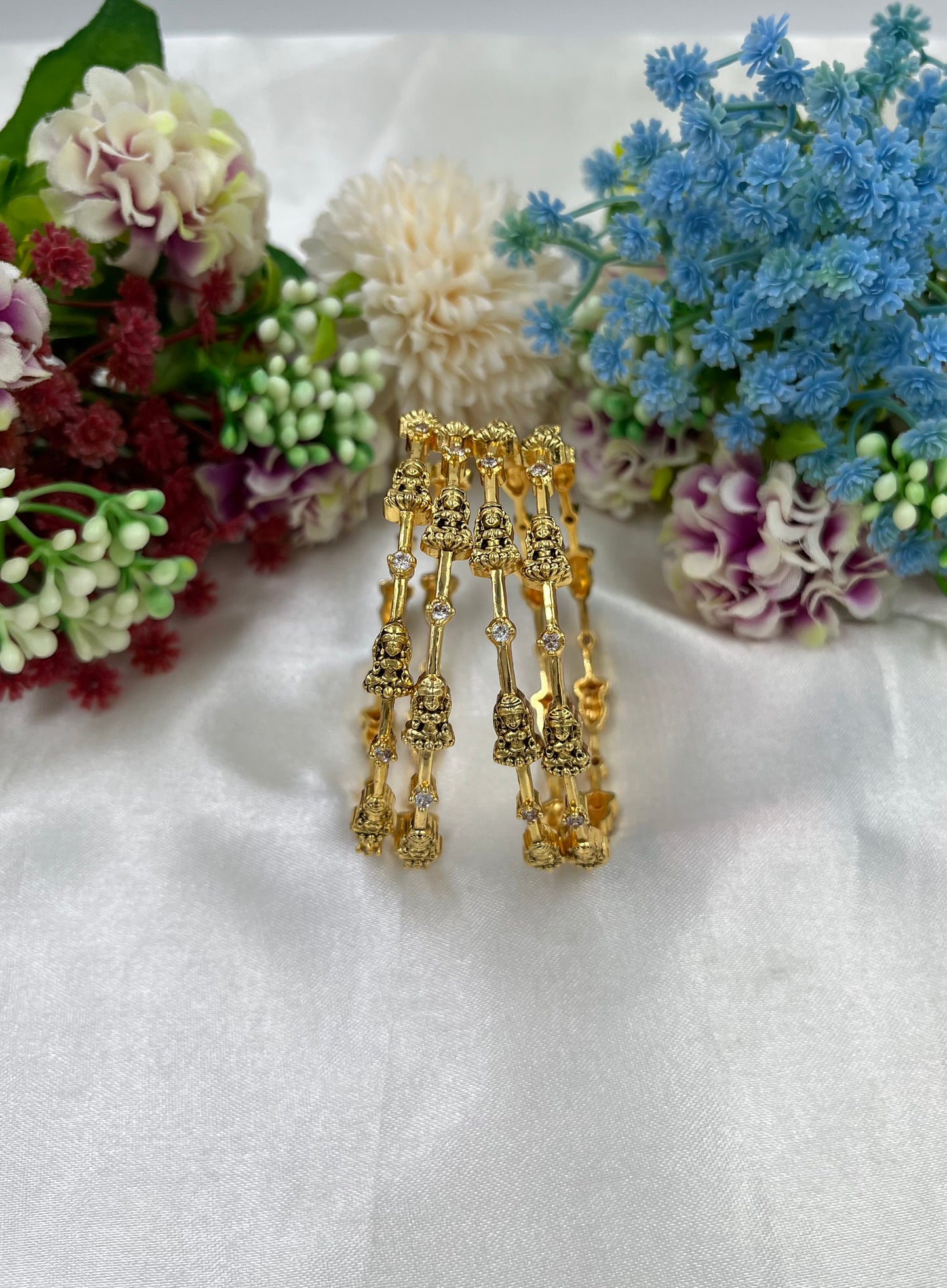Yashasvi Temple Premium Bangles