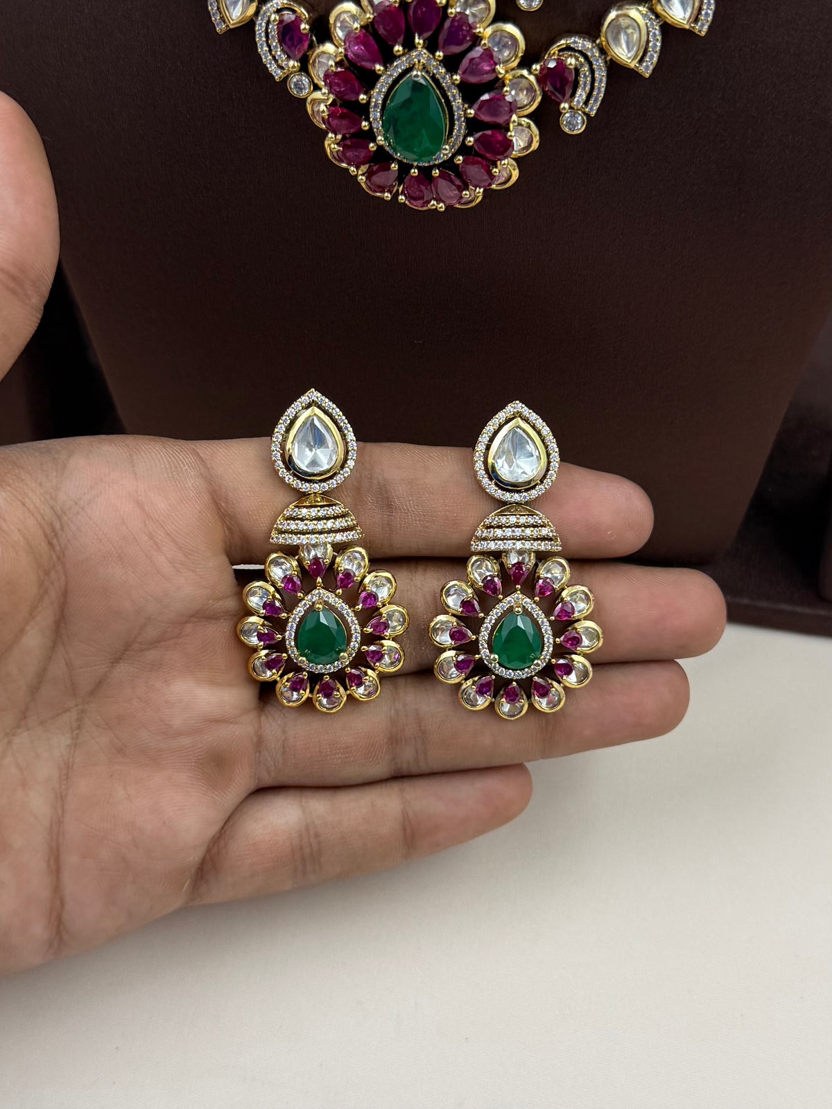 Triveni Premium Victorian Necklace Set