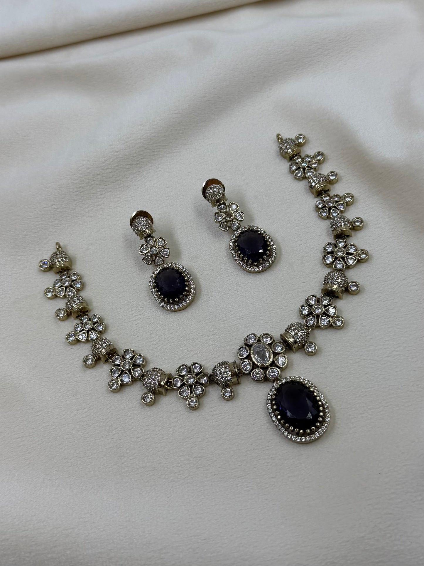 Anne Victorian Delicate Necklace￼
