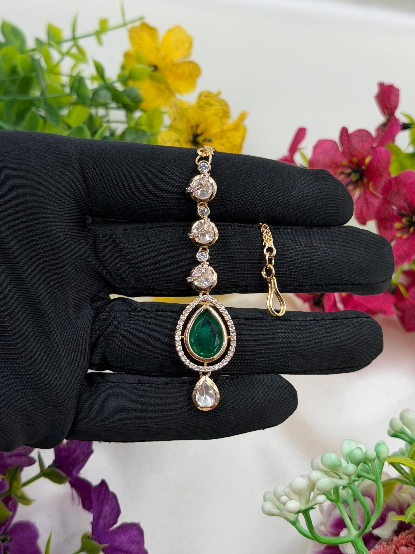 Komal Moissanite Mang Tika