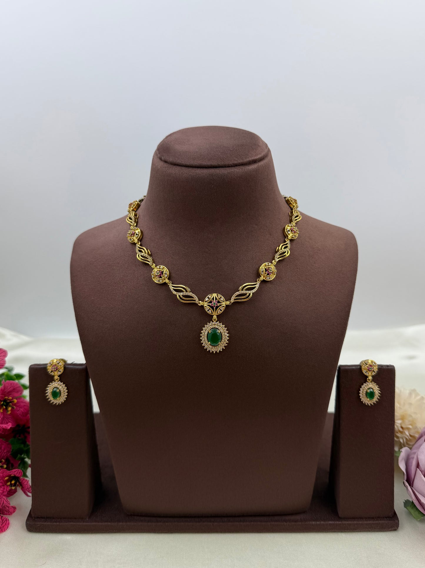 Harshada Victorian Delicate Necklace Set