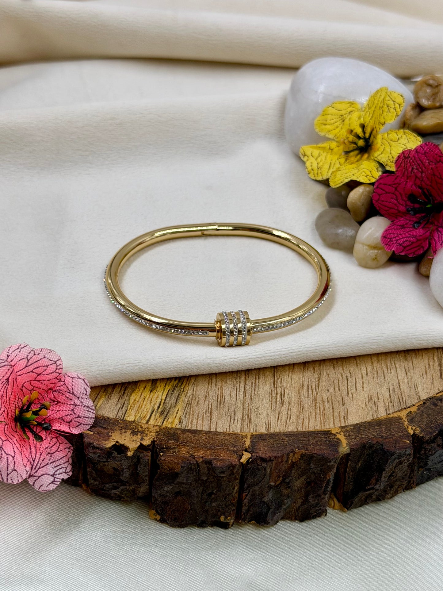 Alivia Anti-Tarnish Stainless Steel Bracelet (Openable)