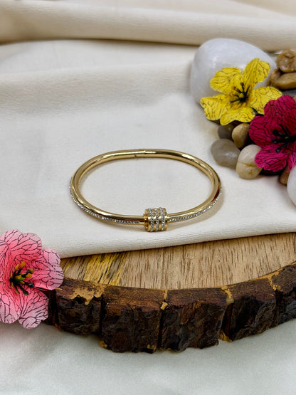 Alivia Anti-Tarnish Stainless Steel Bracelet (Openable)