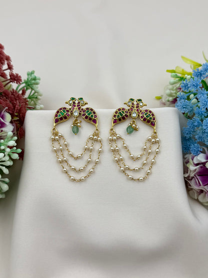 Ketaki Pachi Kundan Earcuff