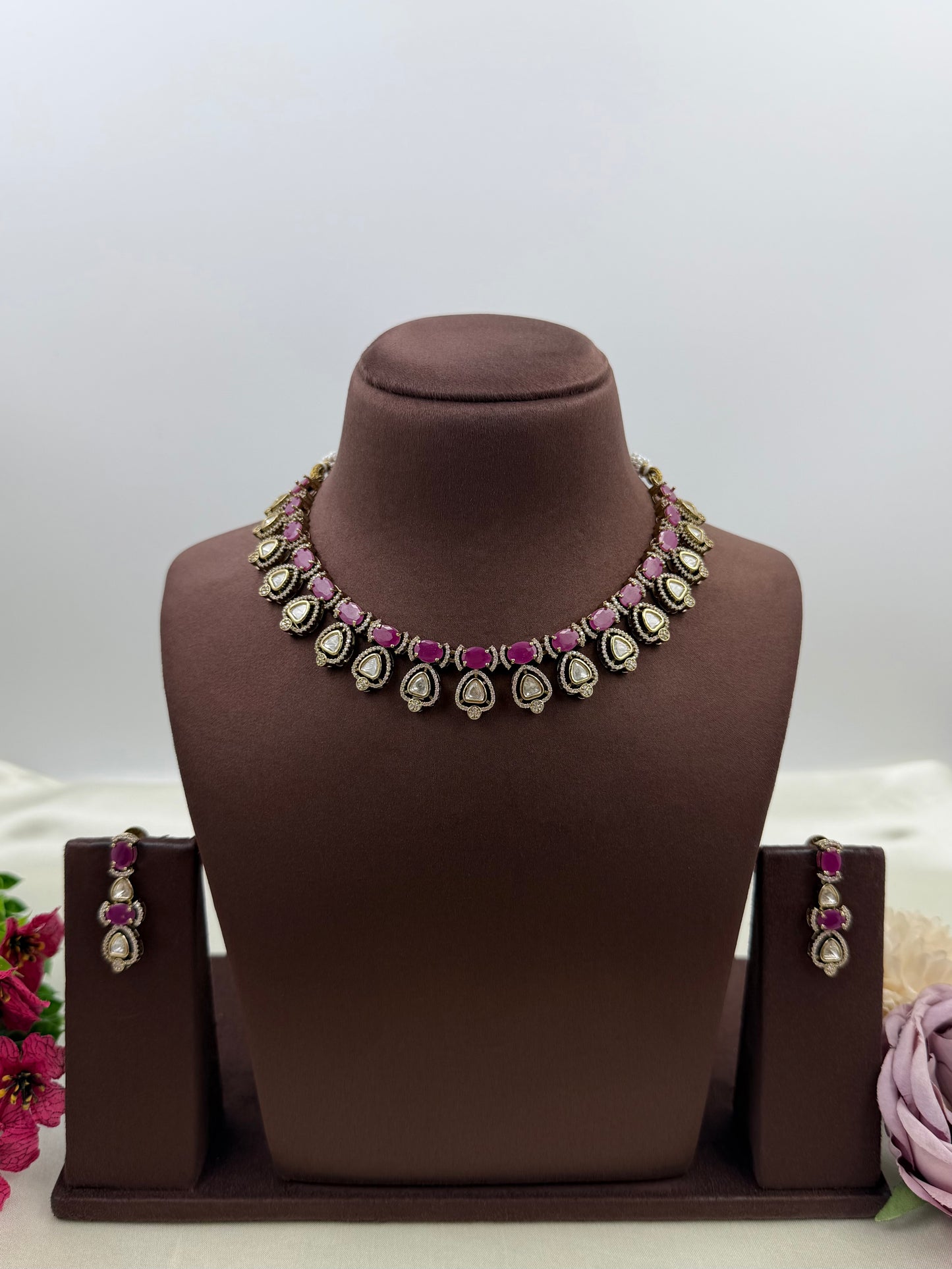 Hema Victorian Delicate Necklace Set