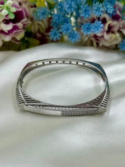 Aliya American Diamond Bracelet (Openable)