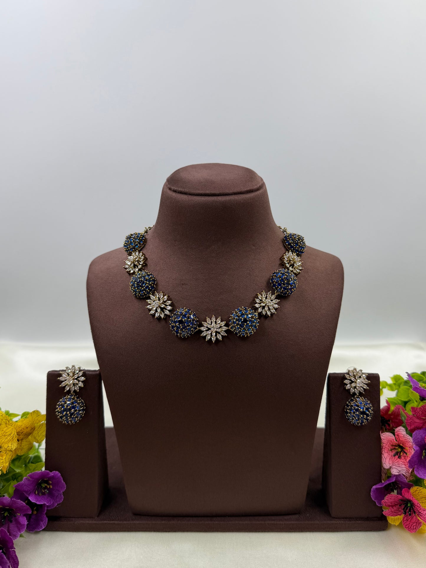 Vidhi Victorian Ad Necklace
