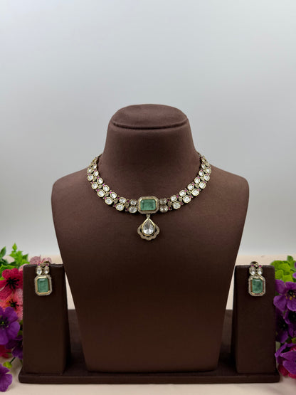Mukti Victorian Delicate Necklace Set