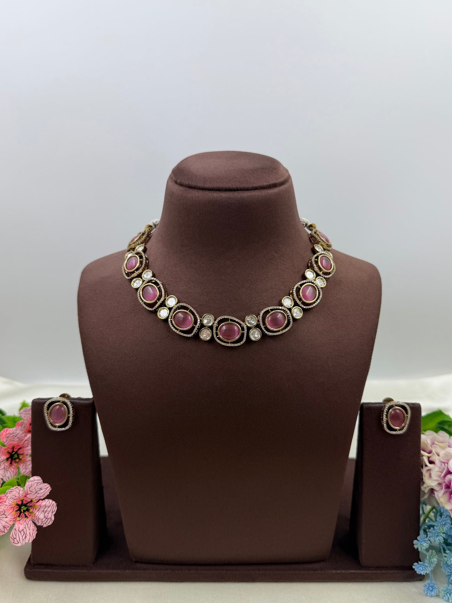 Nyra Premium Victorian Necklace Set