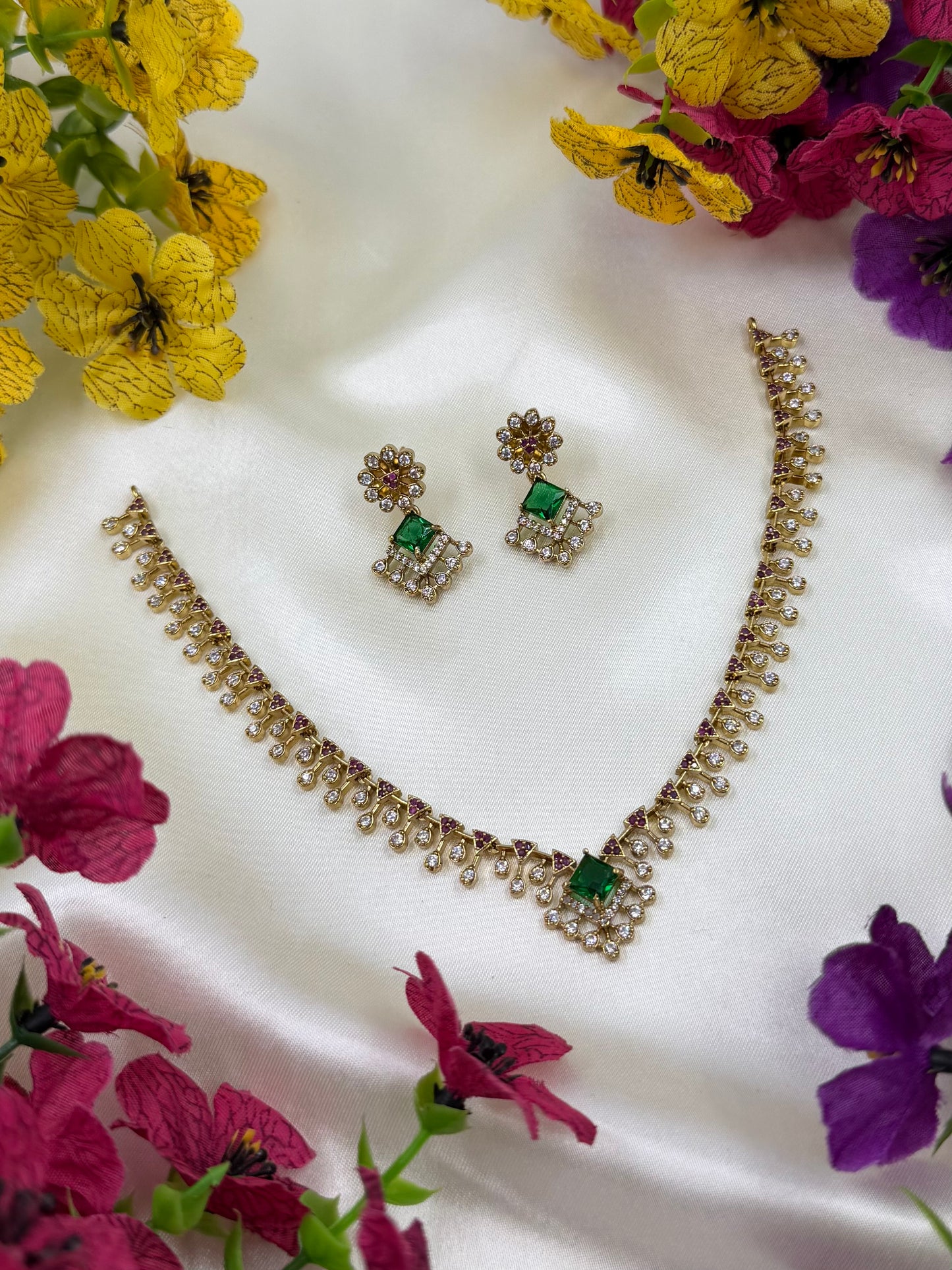 Maahi Victorian Delicate Necklace
