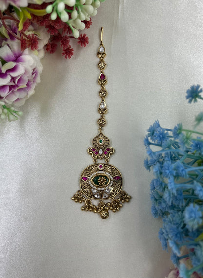 Sheetal Pachi Kundan Mang Tika