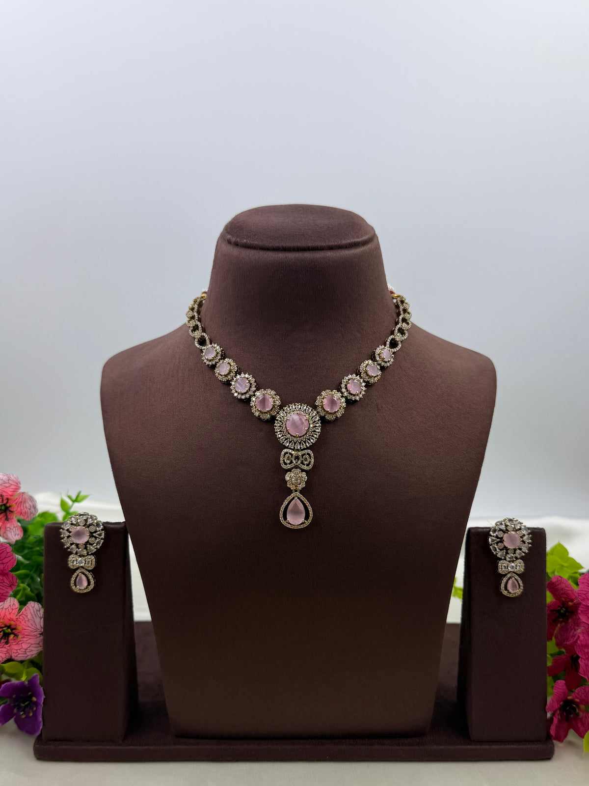 Diya Victorian Delicate Necklace Set
