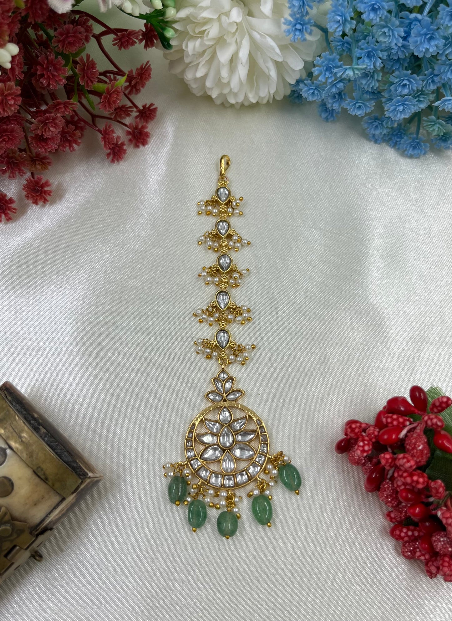 Malini Jadau Pachi Kundan Mang Tika