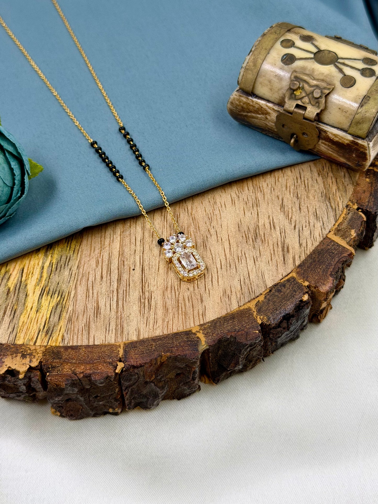 Padma Gold Mangalsutra