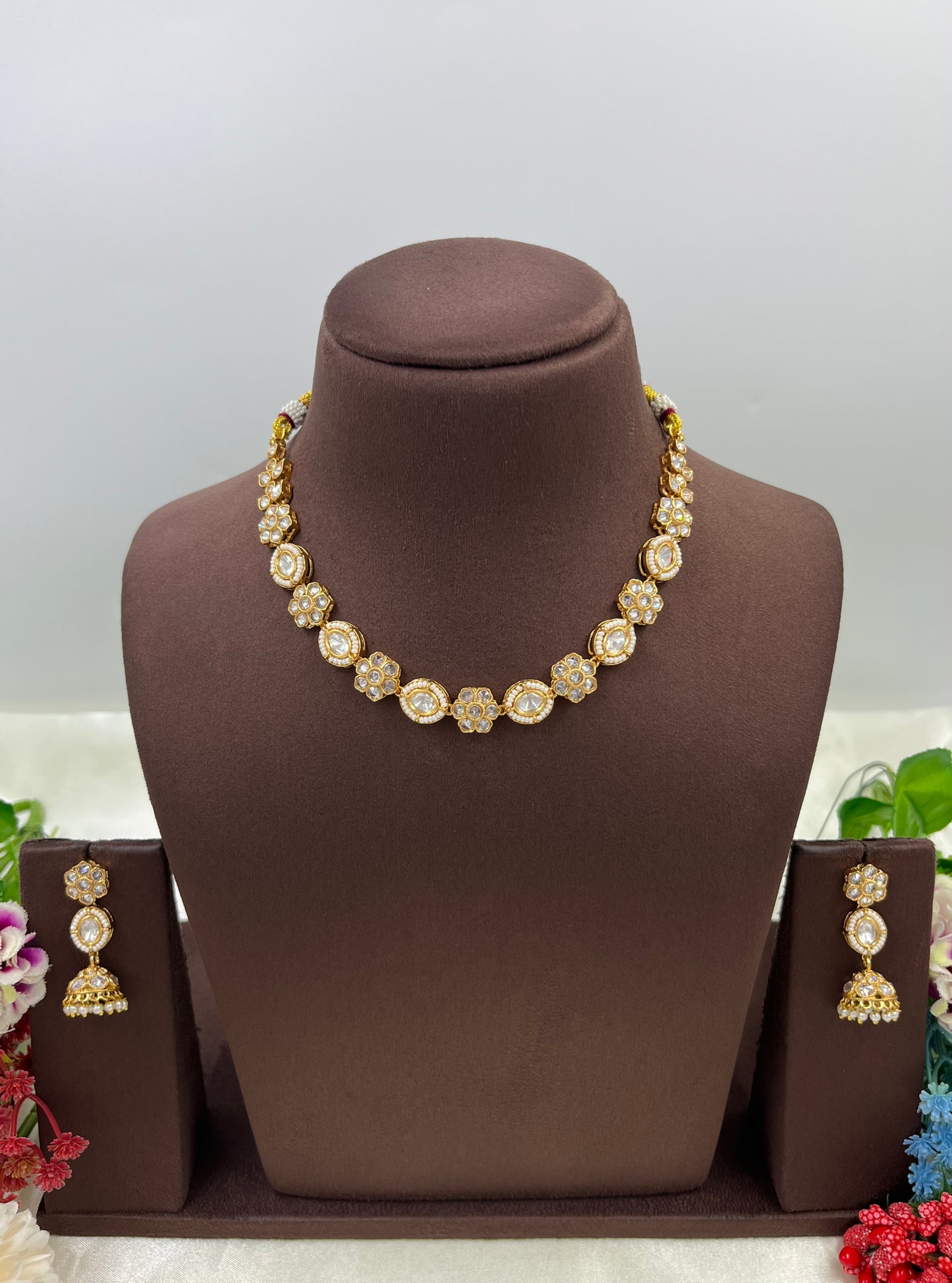 Rera Delicate Kundan Necklace