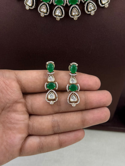 Hema Victorian Delicate Necklace Set