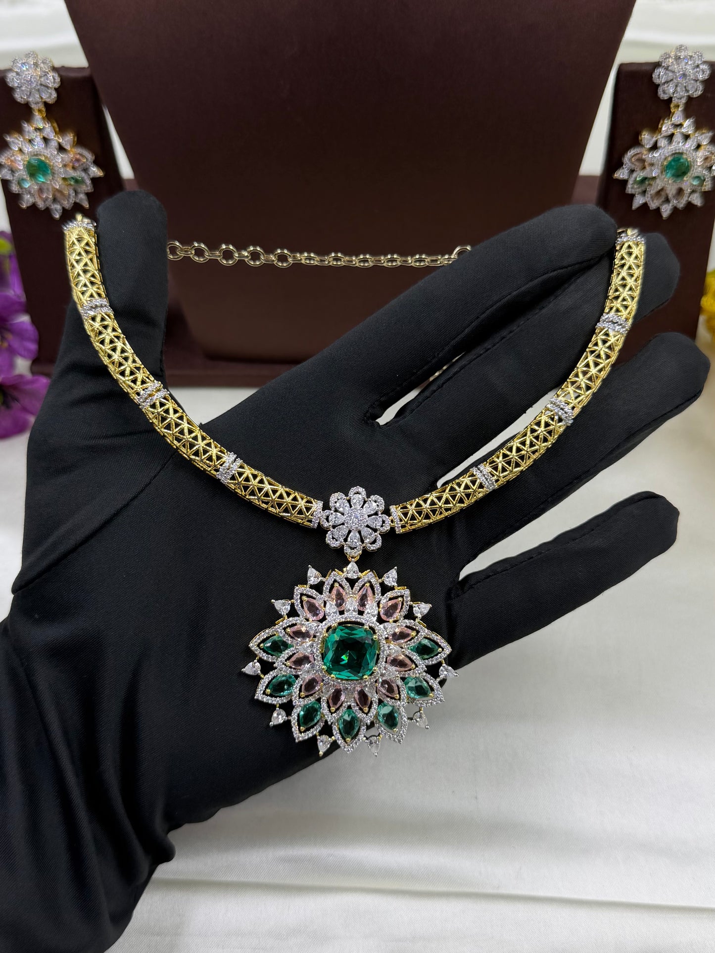 Shivani Traditional Premium Hasli