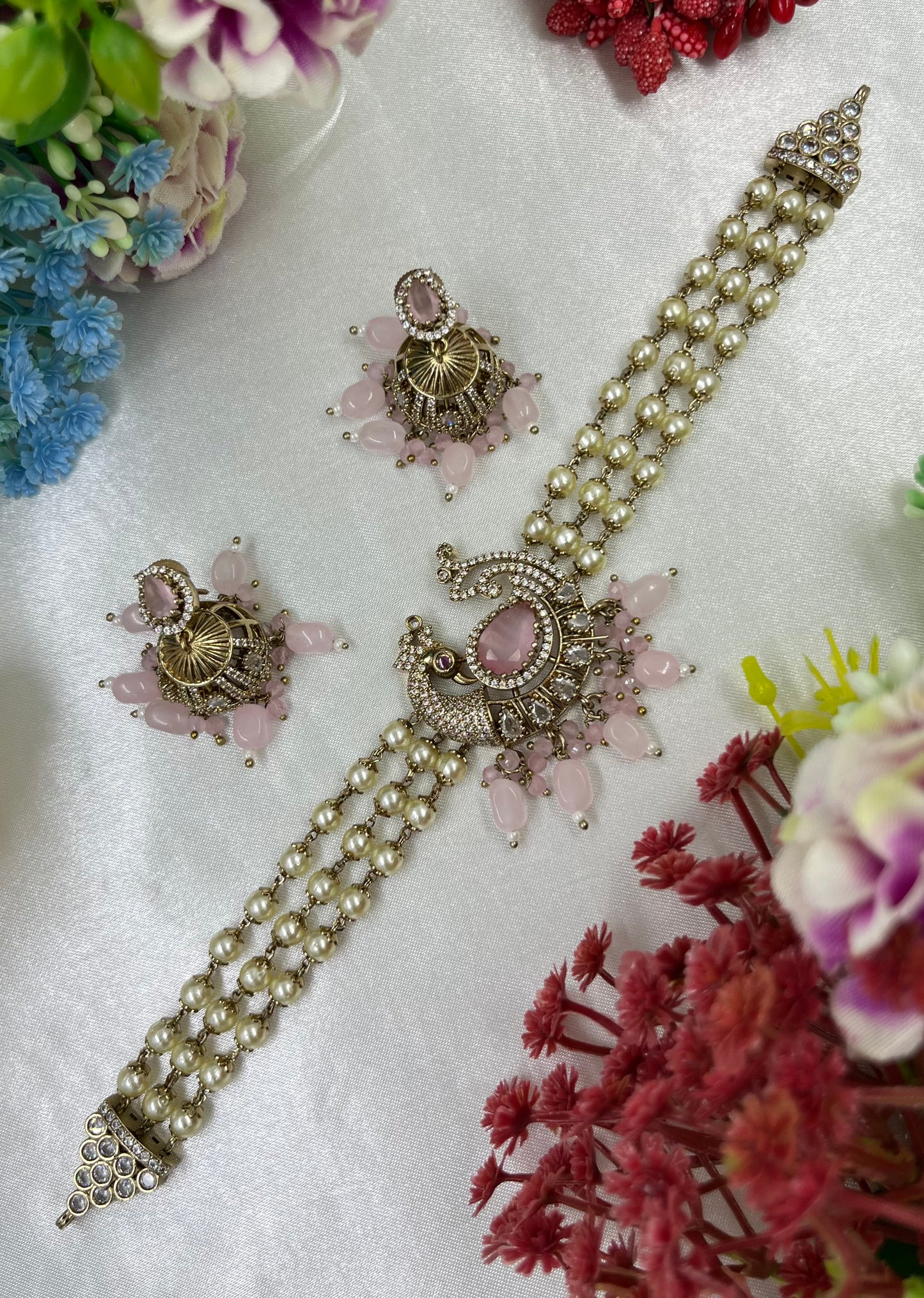 PearlAura Premium Victorian Choker